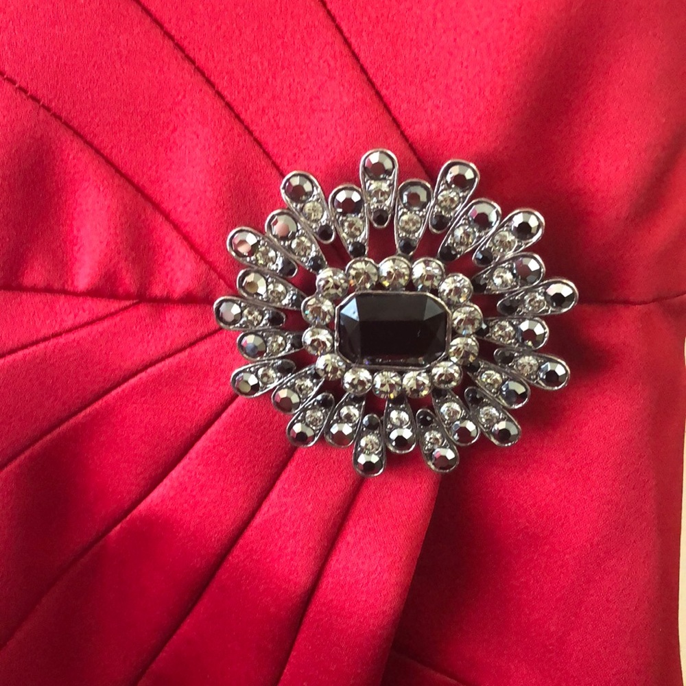 Dress - Picture 5 of 8